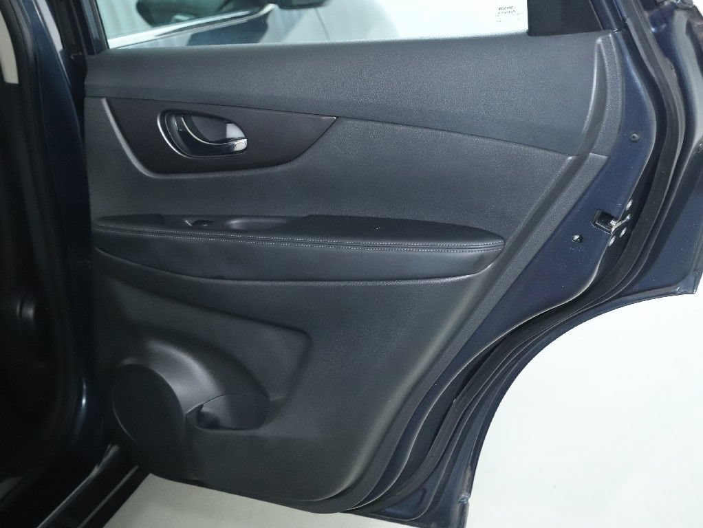 Used 2016 Nissan Rogue S FWD image 31