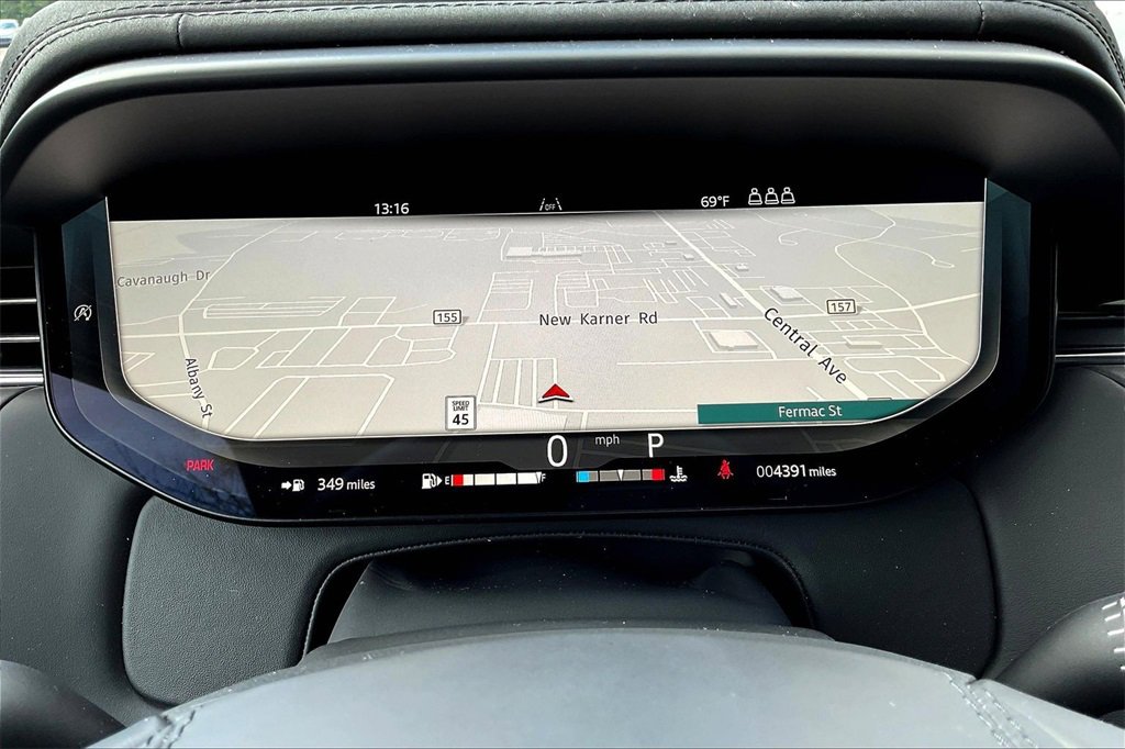 Used 2025 Land Rover Range Rover Sport Dynamic SE image 13