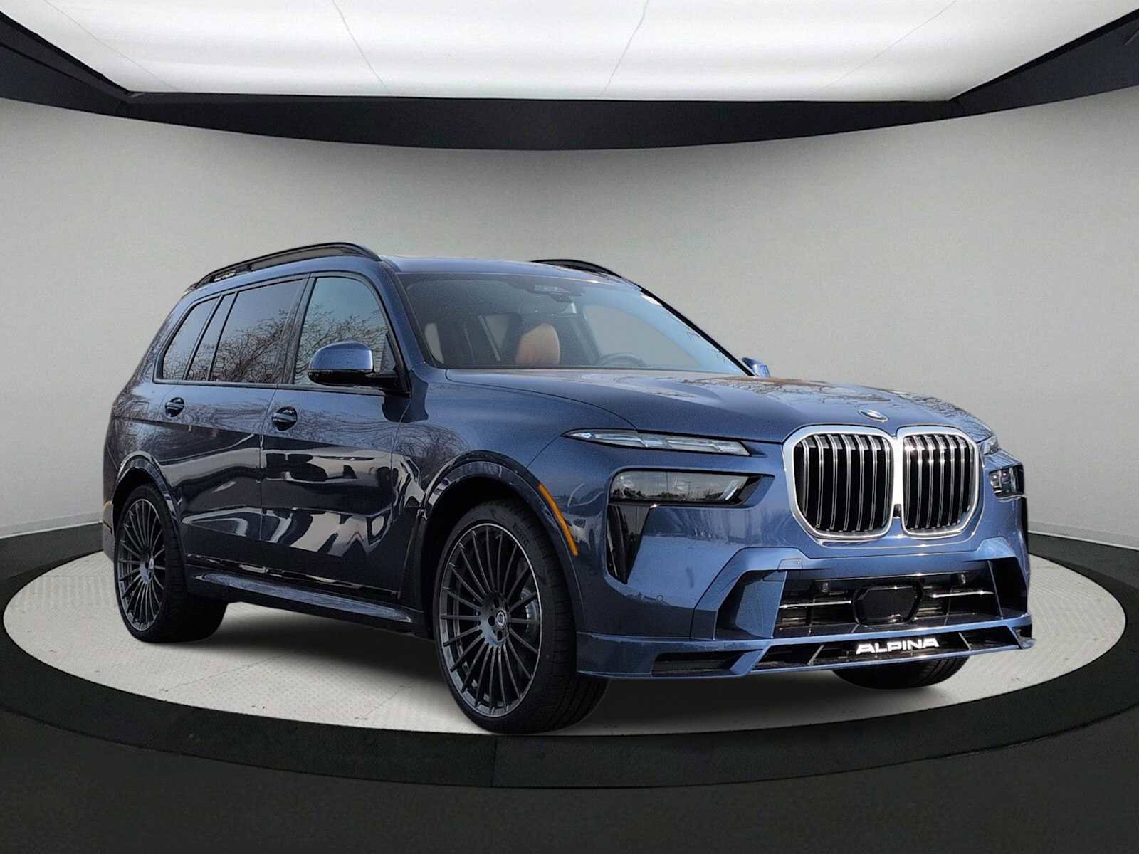 New 2026 BMW ALPINA XB7 image 2