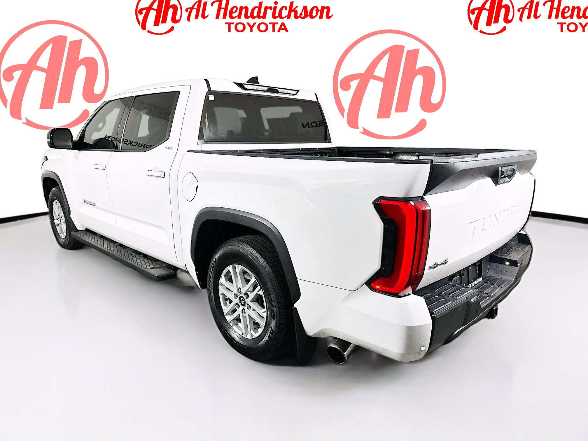 Used 2022 Toyota Tundra SR5 w/ SR5 Premium Package image 5