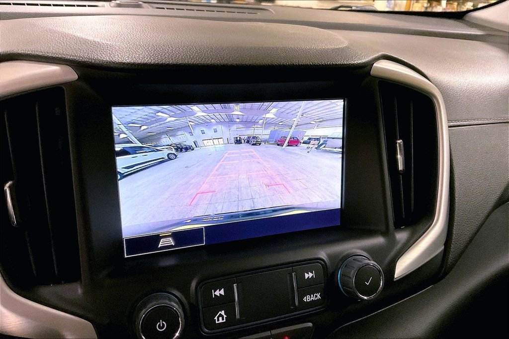 Used 2024 GMC Terrain SLT image 20