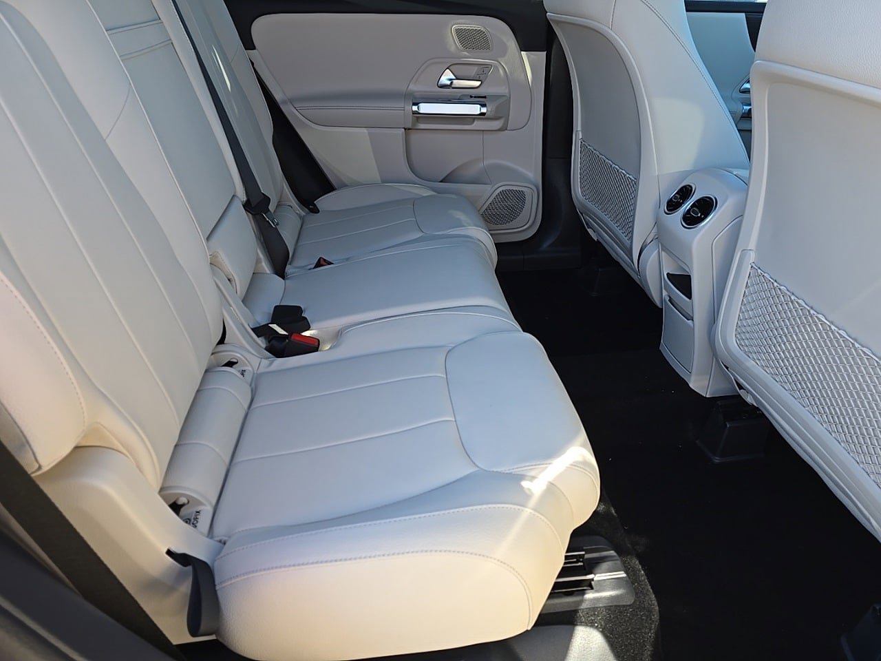 New 2026 Mercedes-Benz GLB 250 4MATIC image 34