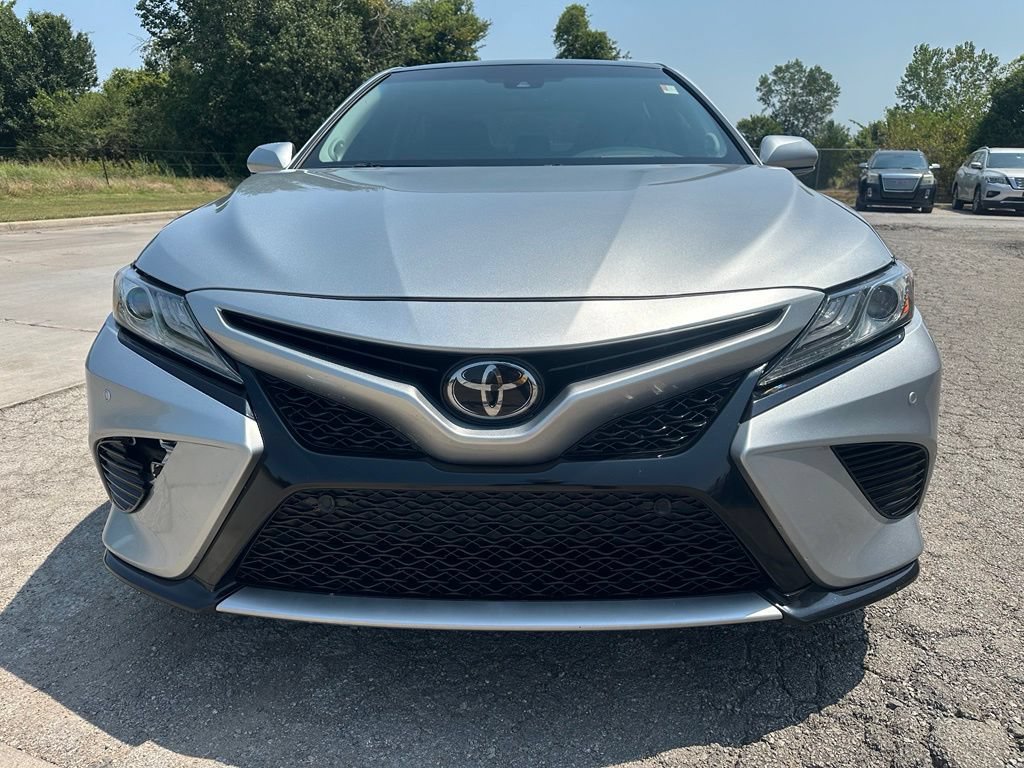 Used 2018 Toyota Camry XSE FWD image 2