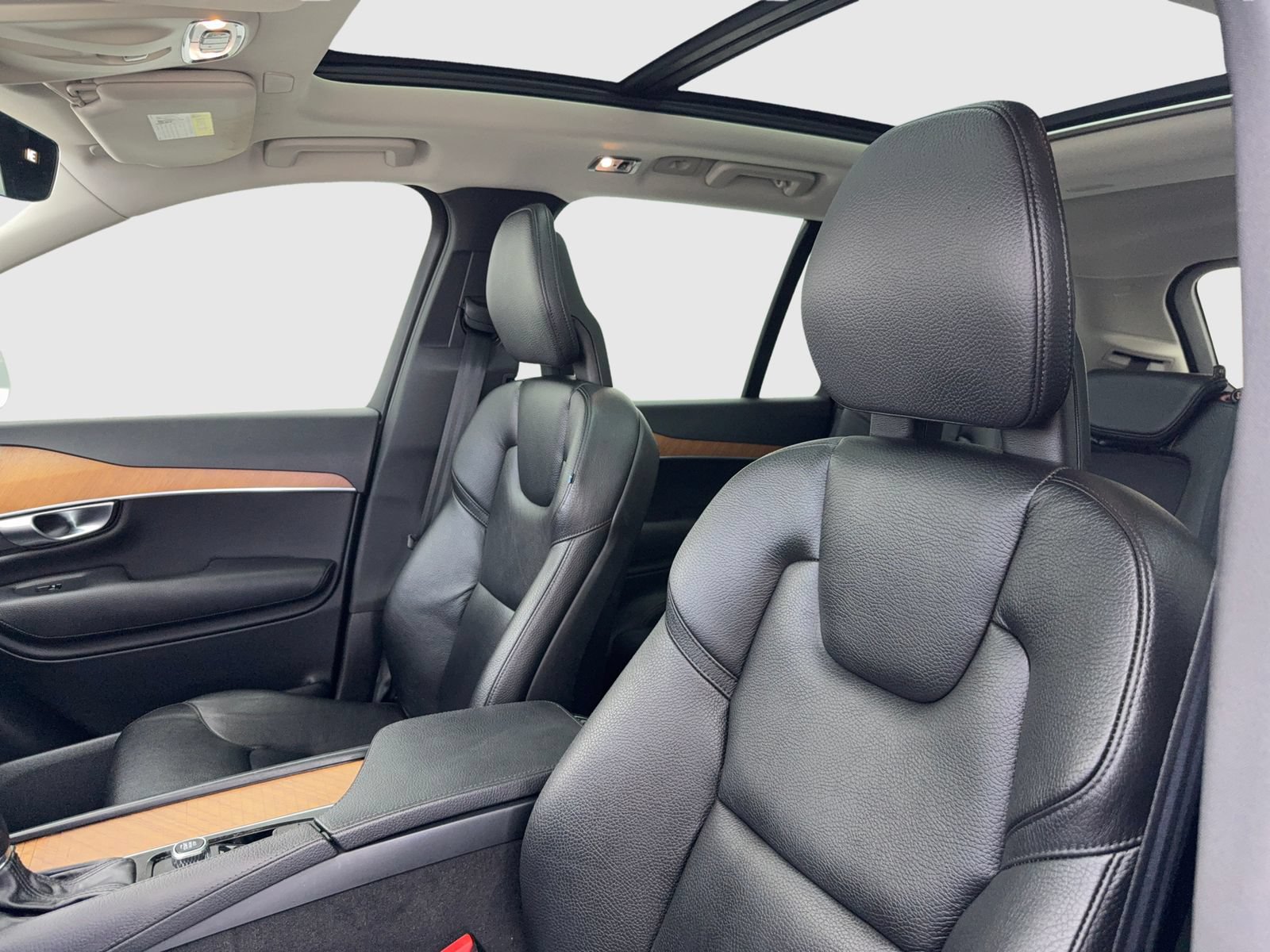 Used 2021 Volvo XC90 T6 Momentum w/ Advanced Package AWD/4WD image 15