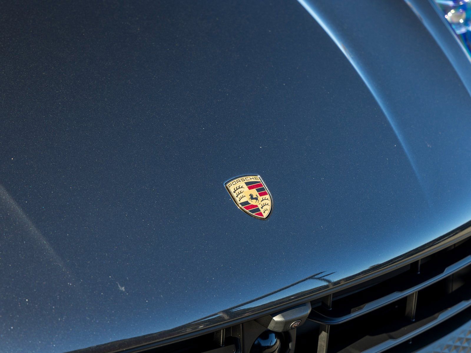 Certified 2025 Porsche Macan image 16