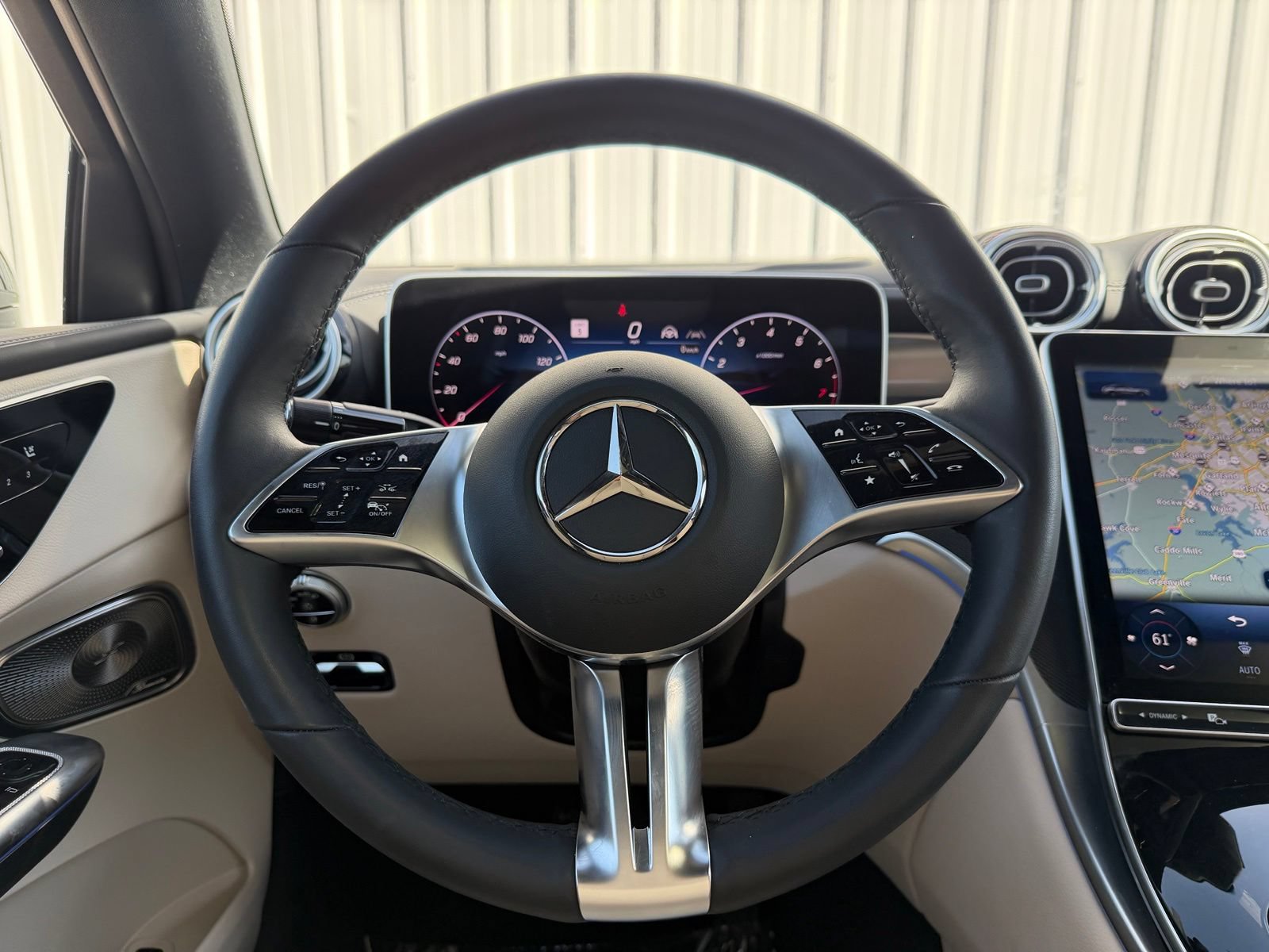 Used 2025 Mercedes-Benz GLC 300 4MATIC image 14