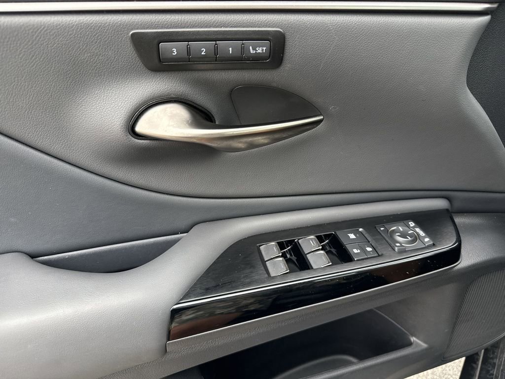 Used 2025 Lexus ES 350 w/ Premium Package FWD image 29