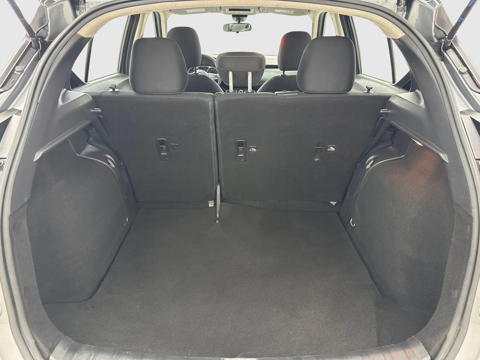 Used 2022 Nissan Kicks S FWD image 46