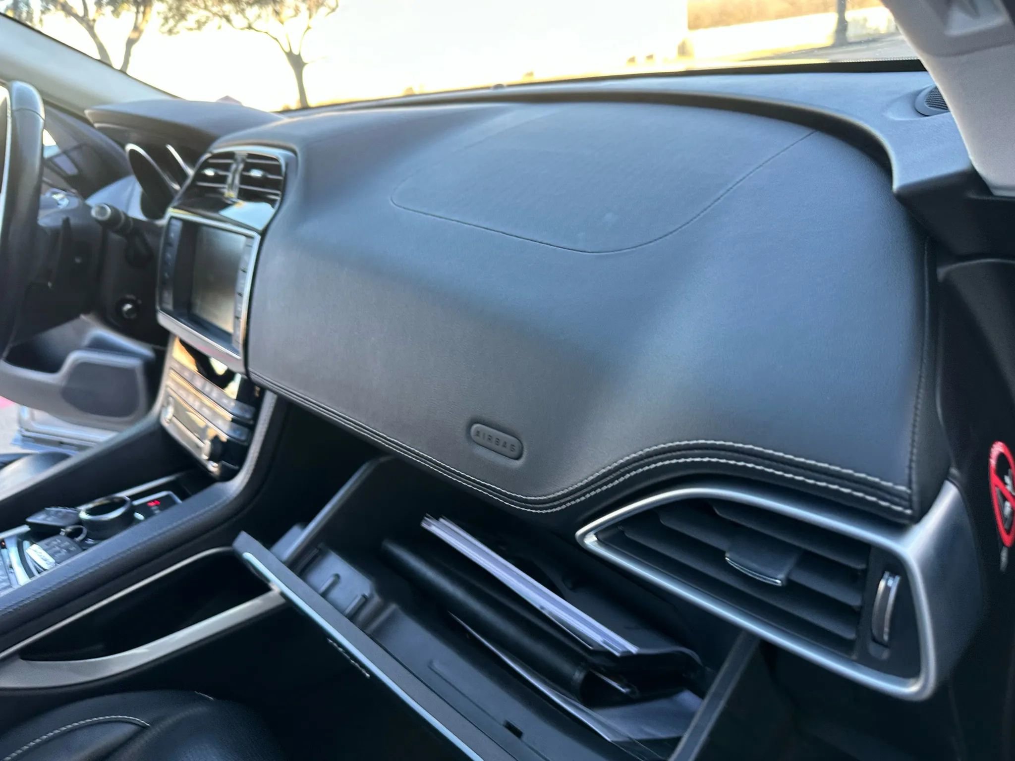 Used 2017 Jaguar F-PACE R-Sport image 30