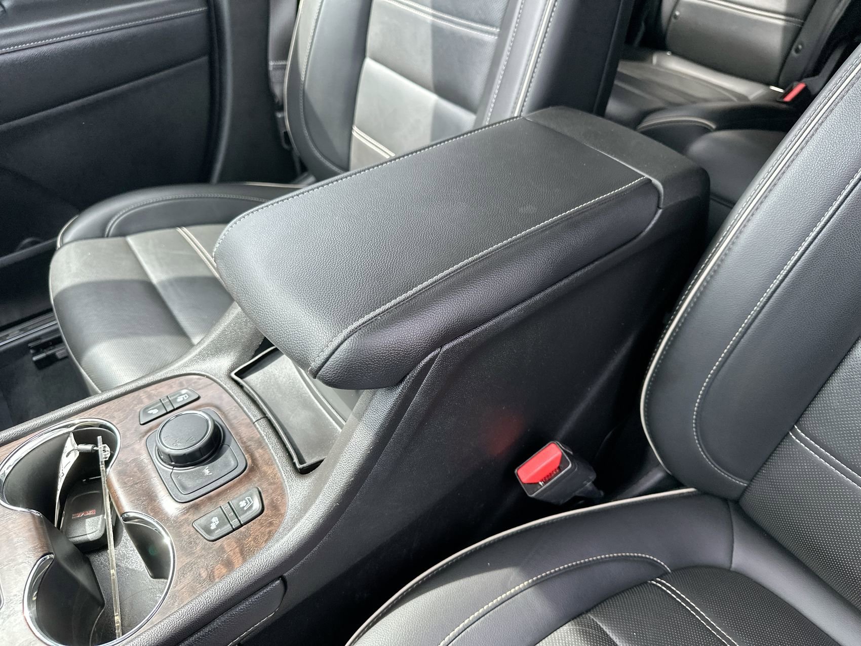 Used 2023 GMC Acadia Denali FWD image 22