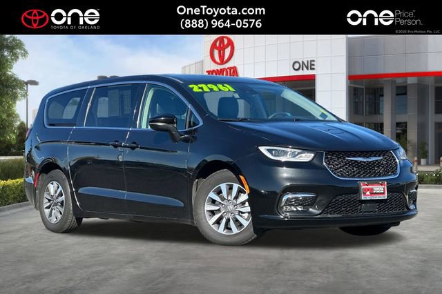 Used 2023 Chrysler Pacifica Touring-L