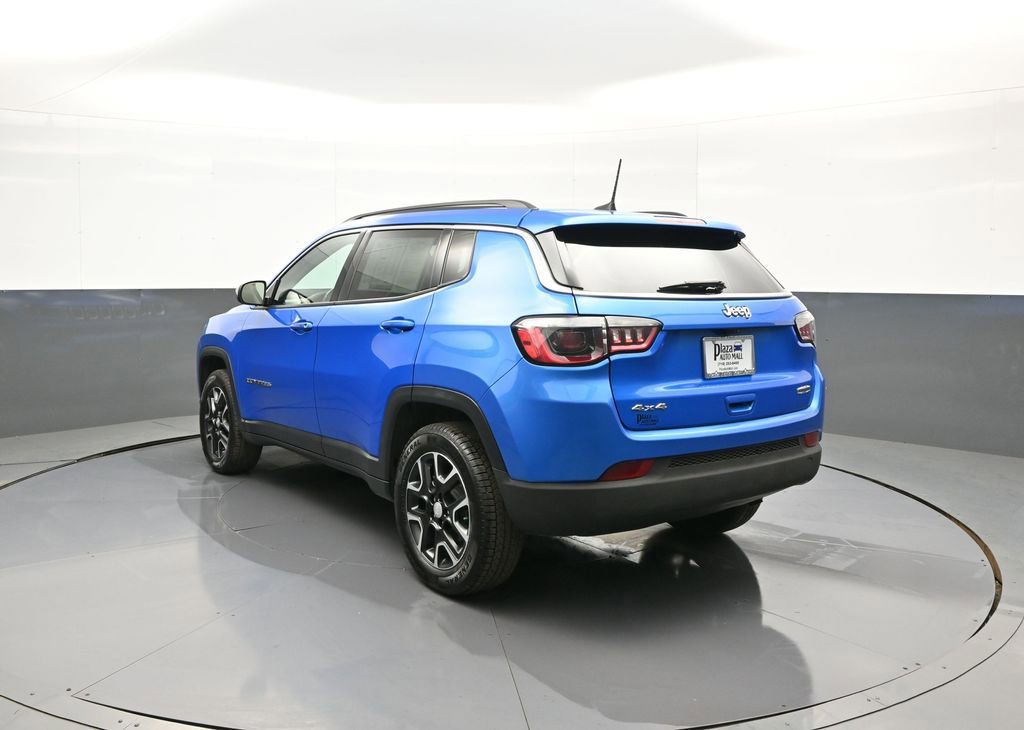Used 2022 Jeep Compass Latitude w/ Sun and Sound Group AWD/4WD image 8