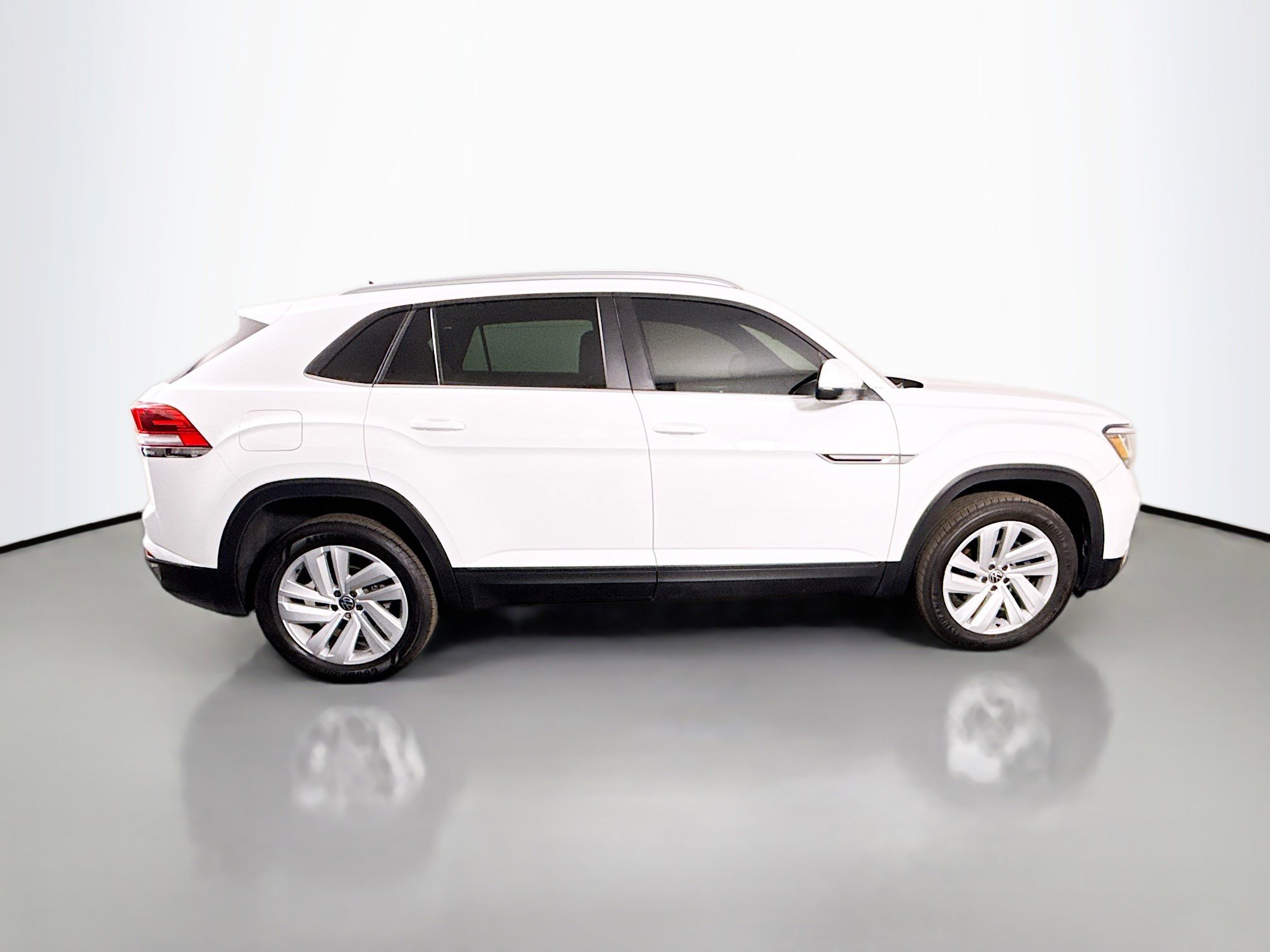 Used 2021 Volkswagen Atlas Cross Sport SE w/ Panoramic Sunroof Package AWD/4WD image 11