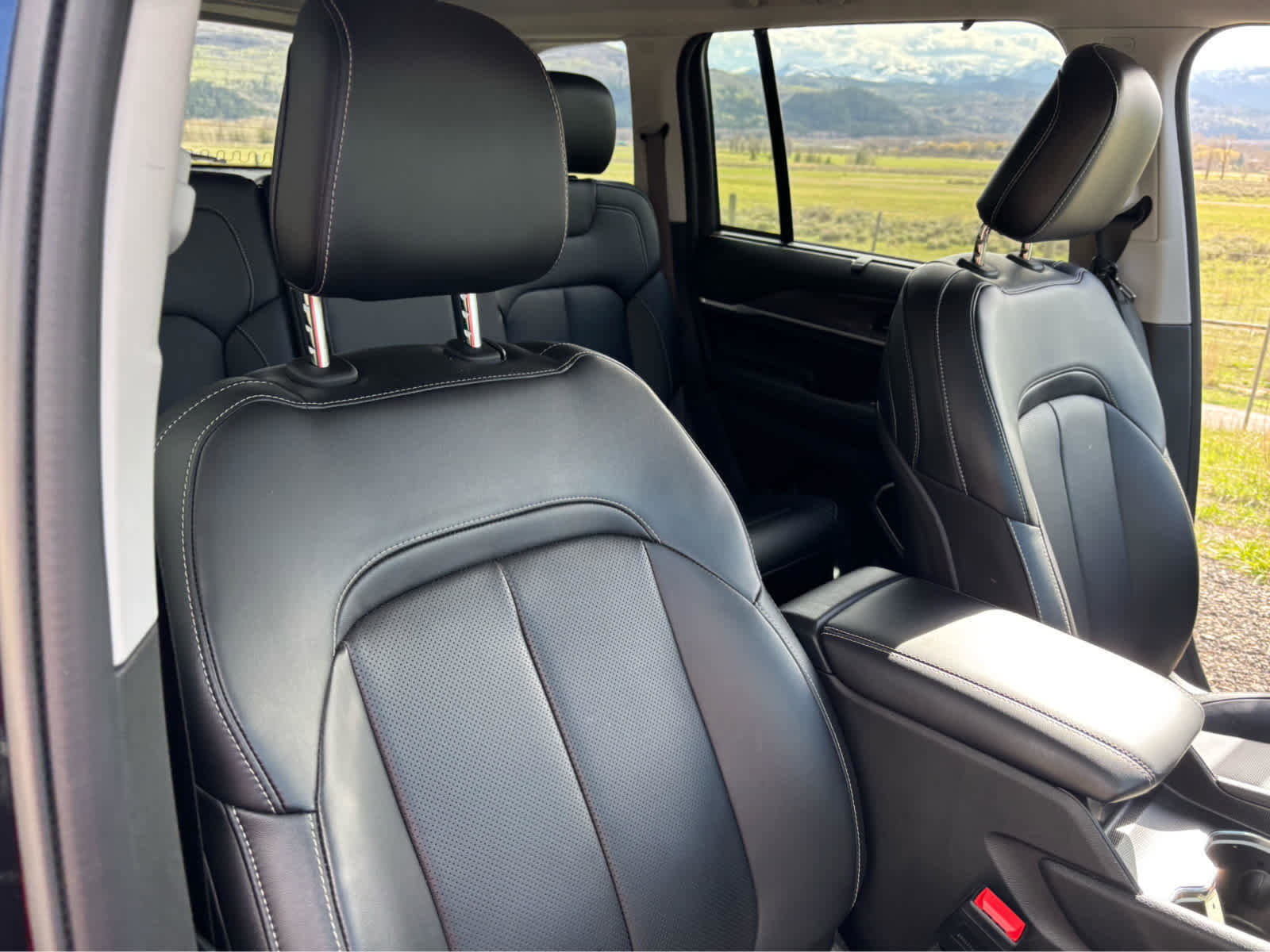 New 2023 Jeep Grand Cherokee Limited w/ Luxury Tech Group II image 38