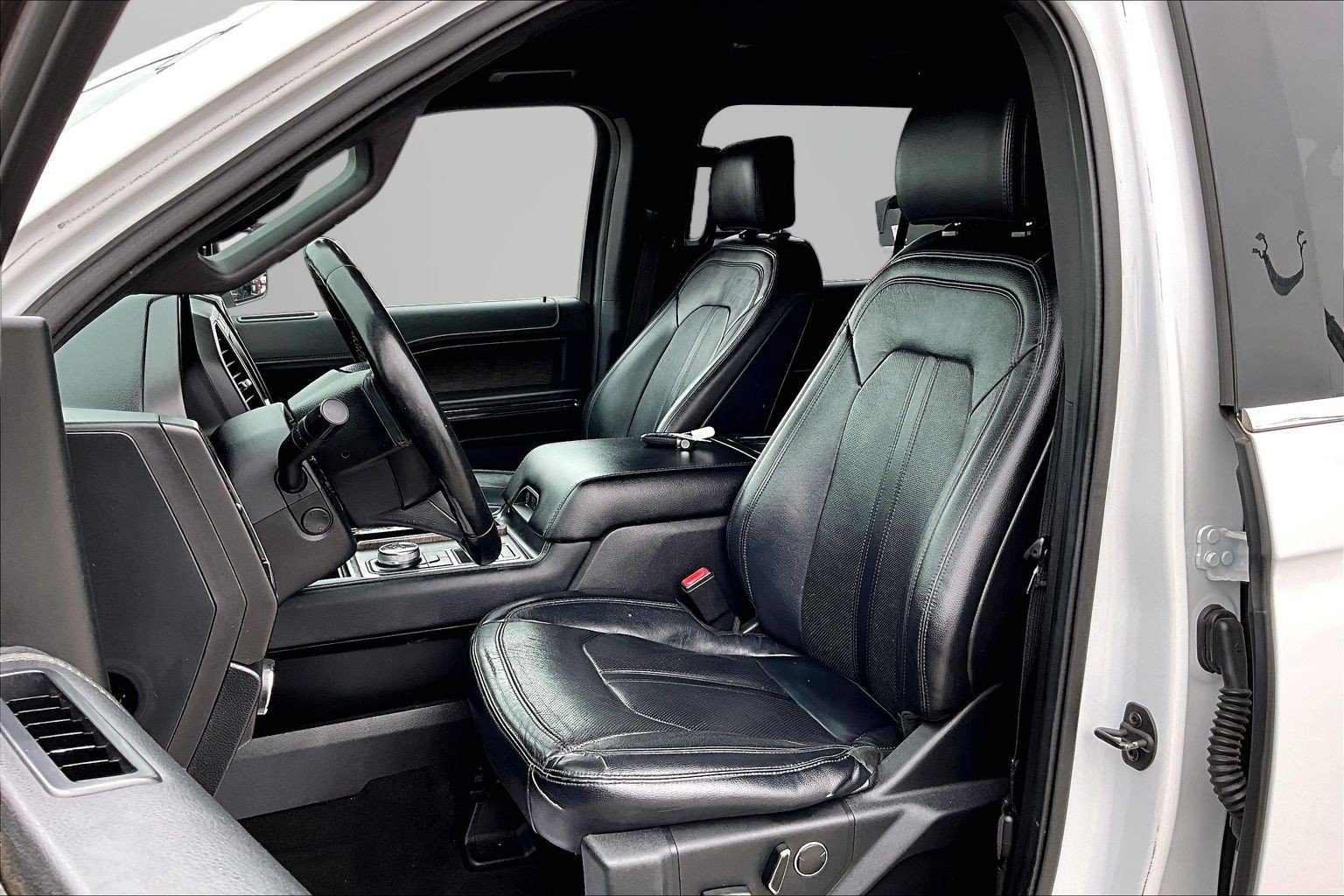 Used 2019 Ford Expedition Max Limited RWD image 16
