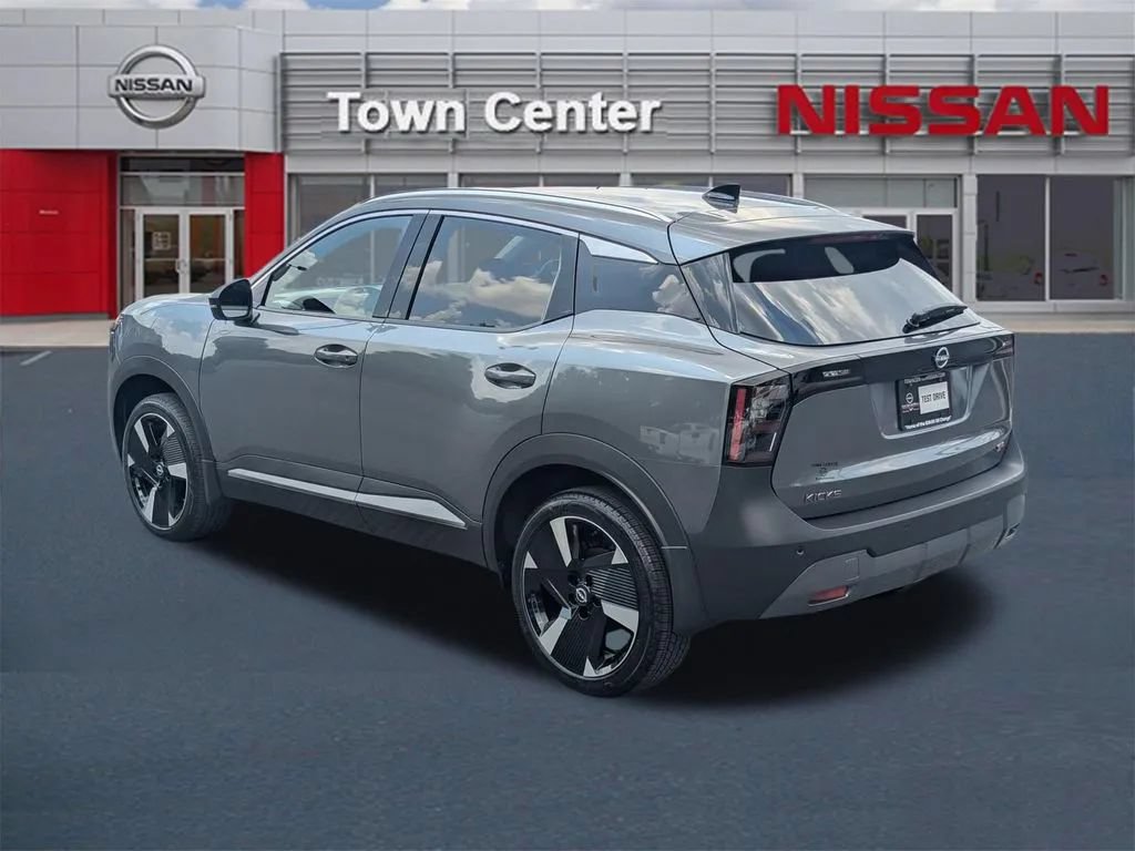 Certified 2026 Nissan Kicks SR FWD image 5