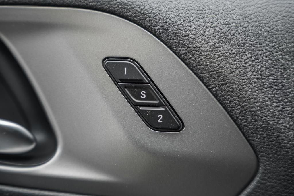 New 2025 Chrysler Pacifica Select FWD image 33