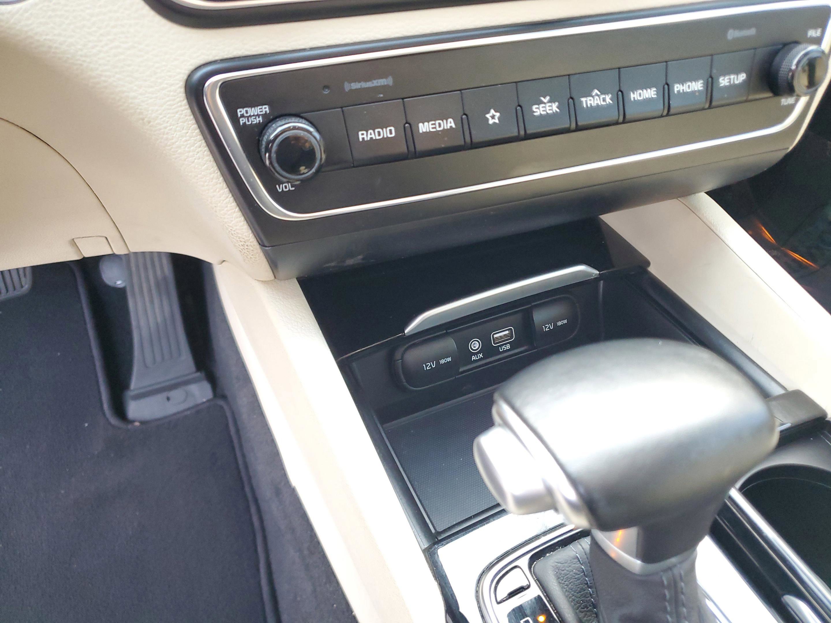 Certified 2019 Kia Cadenza Premium image 21