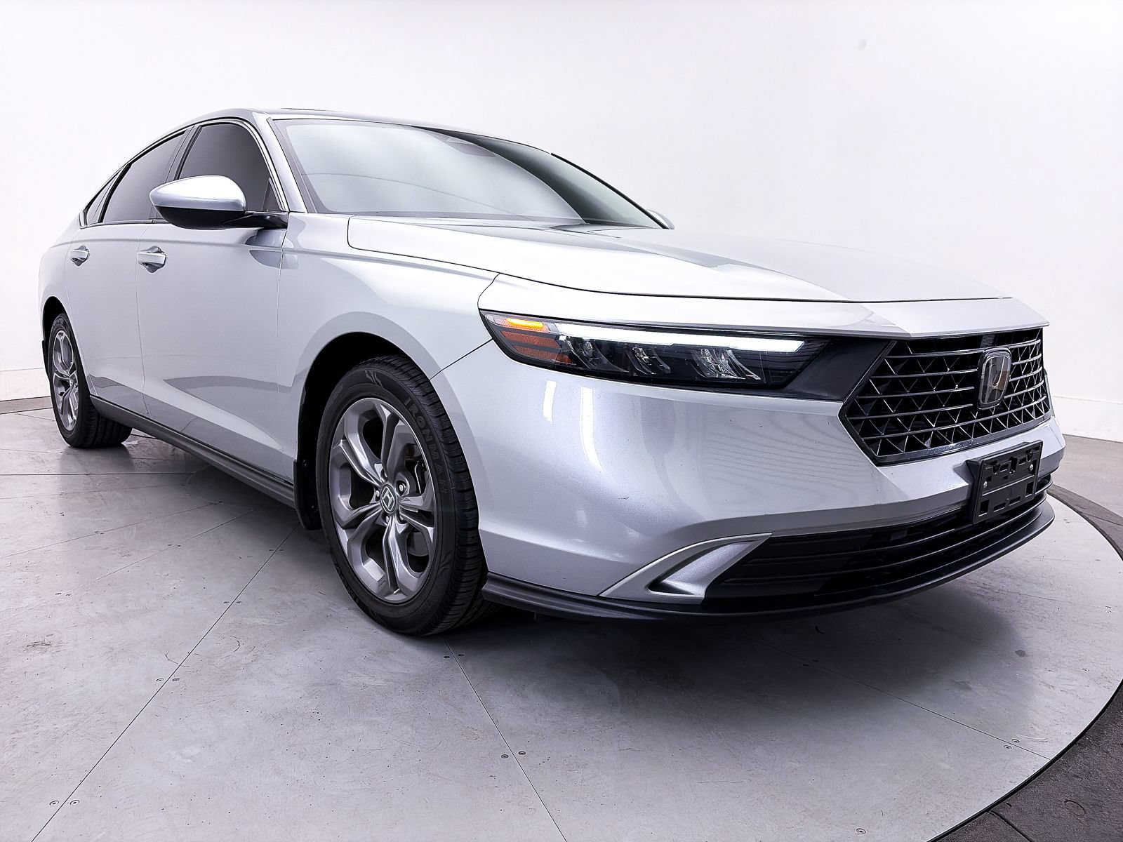 Used 2024 Honda Accord EX image 10