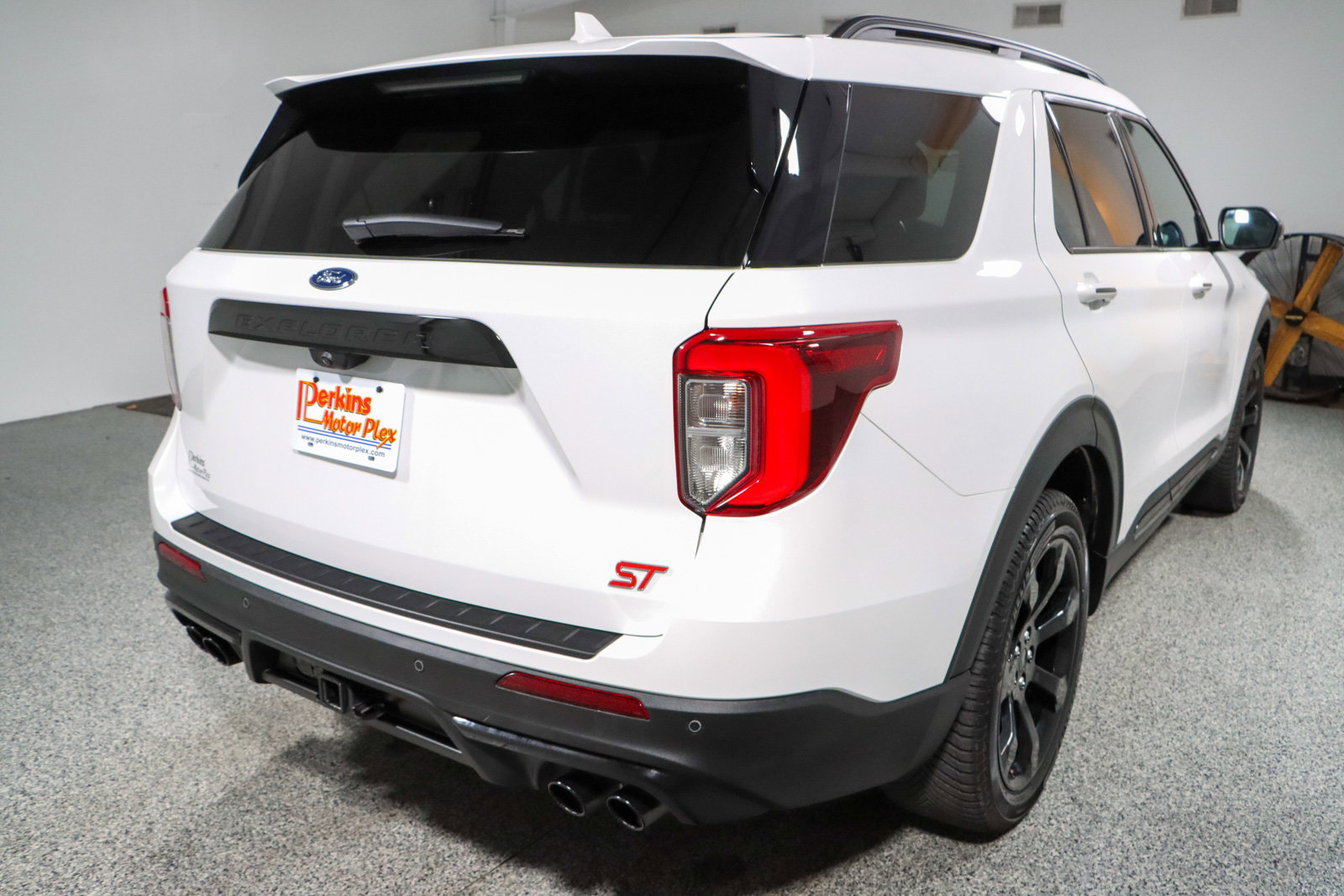 Used 2023 Ford Explorer ST w/ Equipment Group 401A image 7