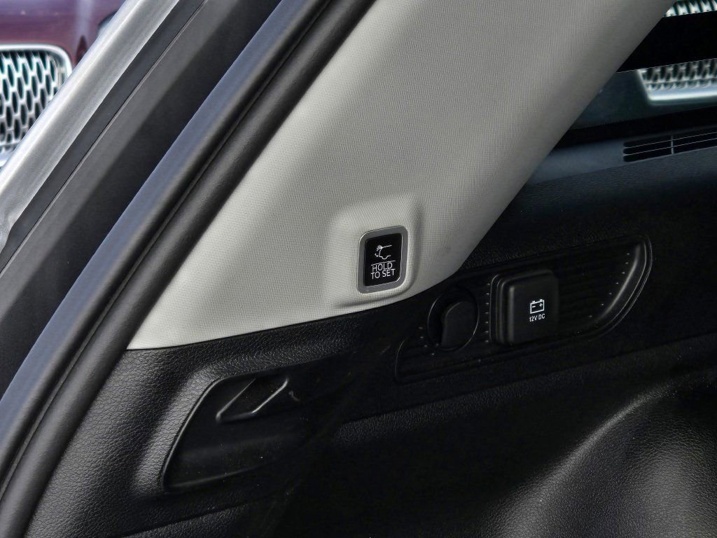 Used 2024 Jeep Grand Cherokee Limited w/ Black Appearance Package image 13