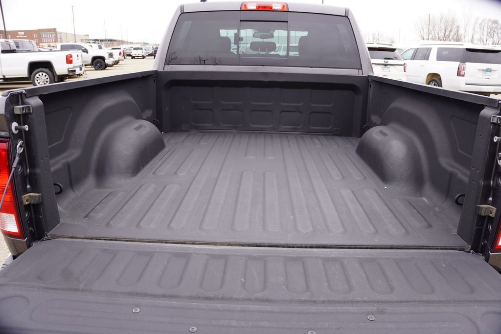 Certified 2019 RAM 1500 Classic SLT w/ Luxury Group image 19