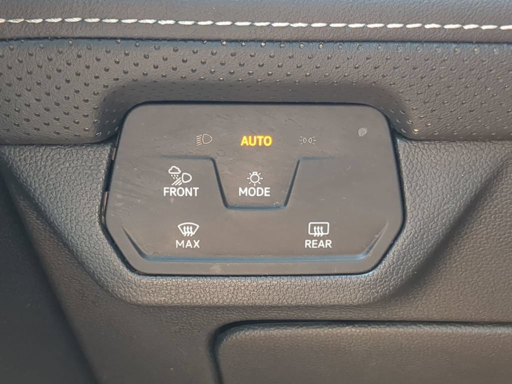 Used 2024 Volkswagen Atlas SE AWD/4WD image 27
