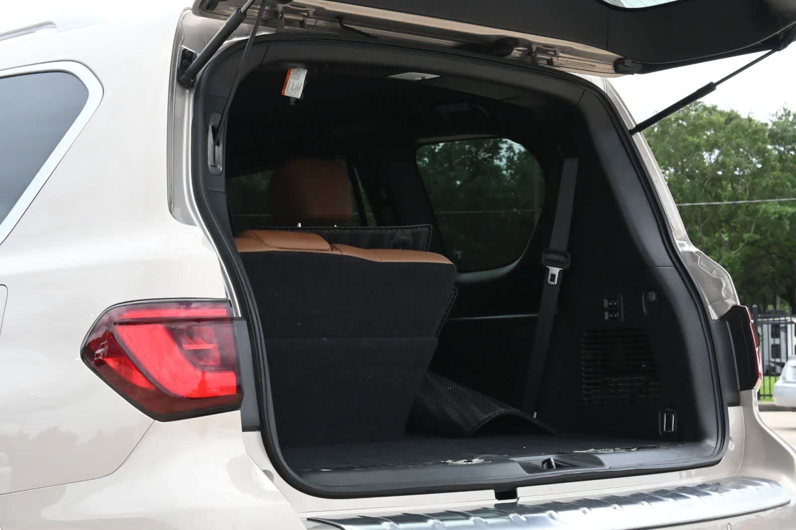 Used 2021 INFINITI QX80 Sensory w/ All-Season Package RWD image 21