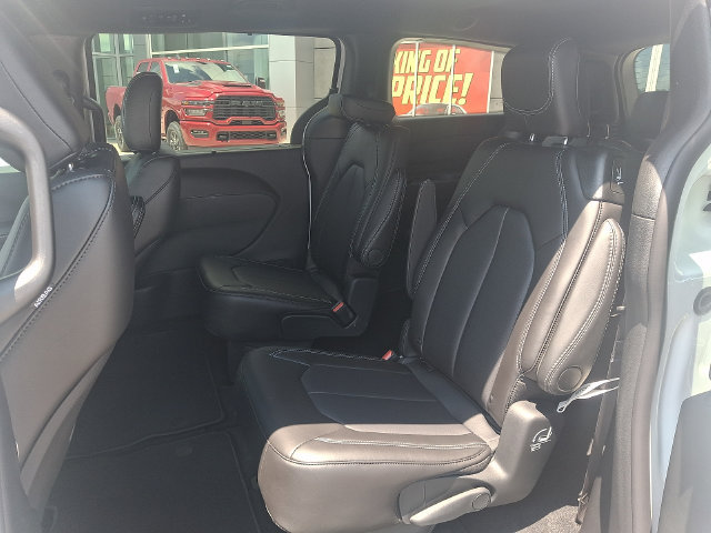 New 2027 Chrysler Pacifica LX FWD image 5