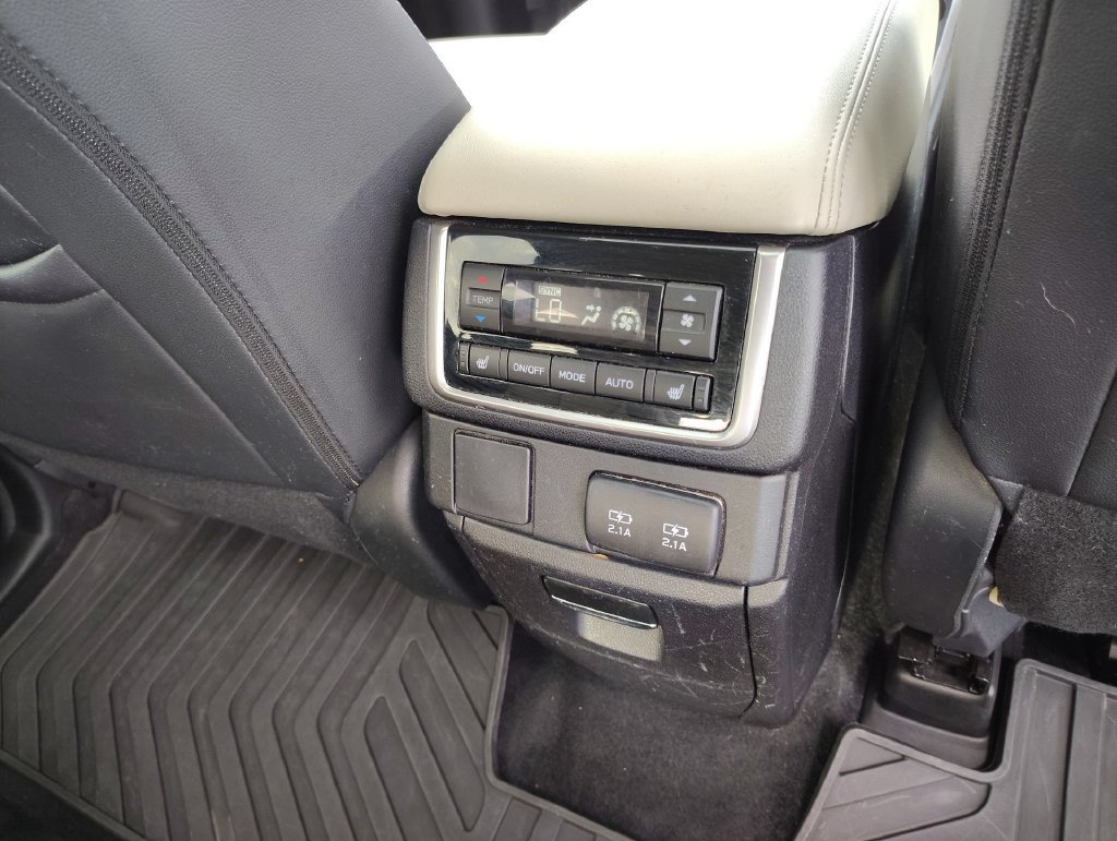 Used 2022 Subaru Ascent Limited w/ Technology Package AWD/4WD image 26