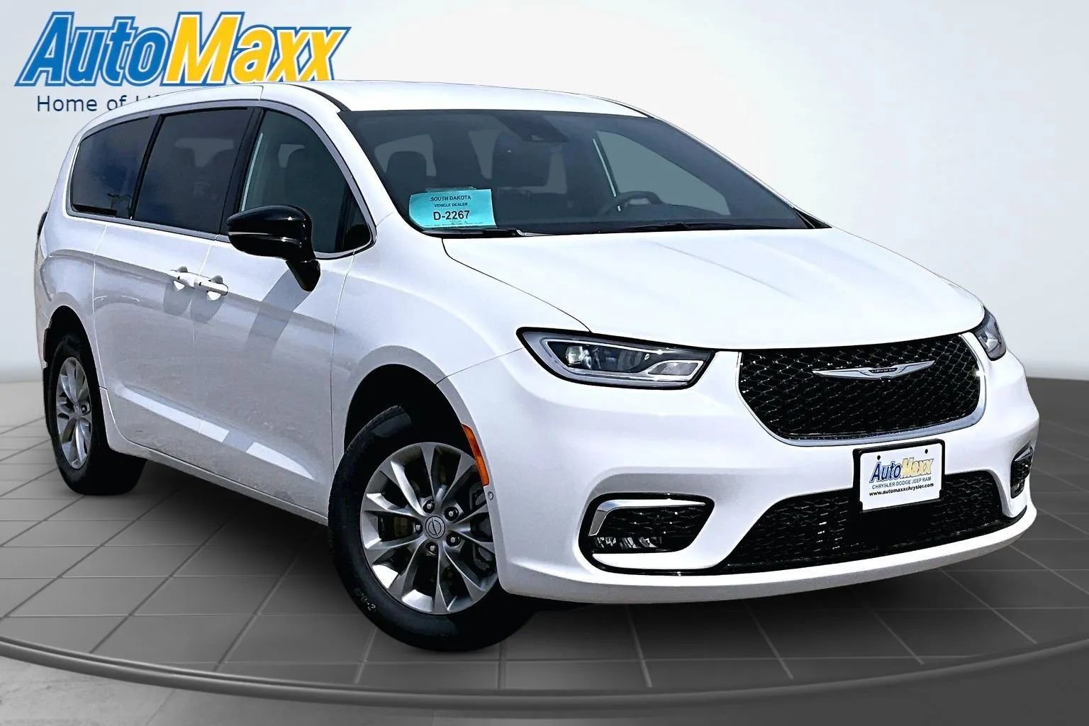 New 2026 Chrysler Pacifica Select AWD/4WD image 2