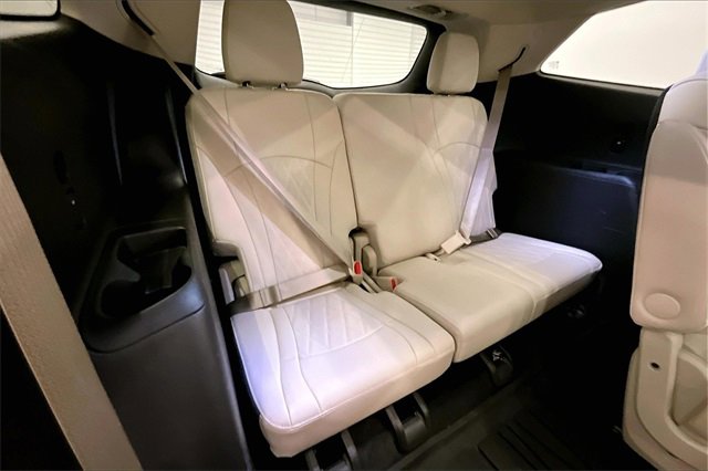 Used 2022 Buick Enclave Avenir image 29