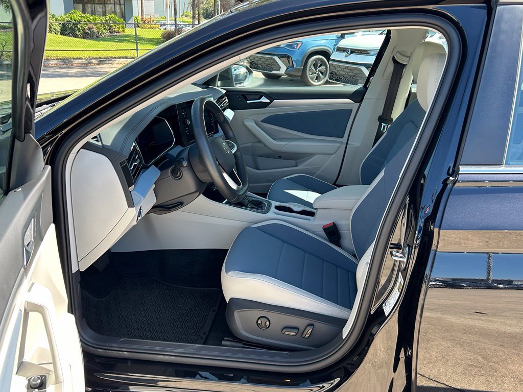 Certified 2026 Volkswagen Jetta SE FWD image 15