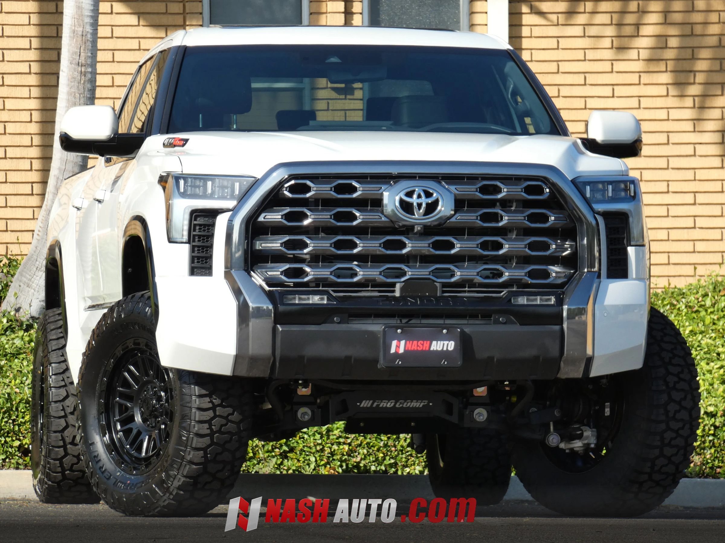 Used 2024 Toyota Tundra Platinum AWD/4WD image 1