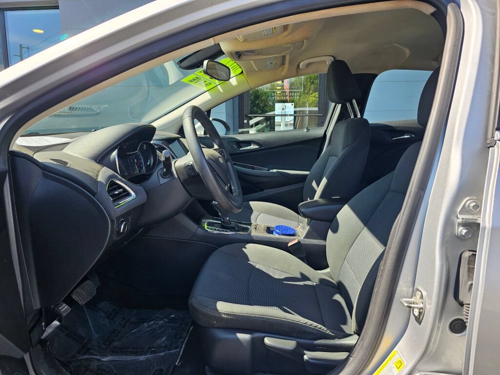 Used 2017 Chevrolet Cruze LT FWD image 21