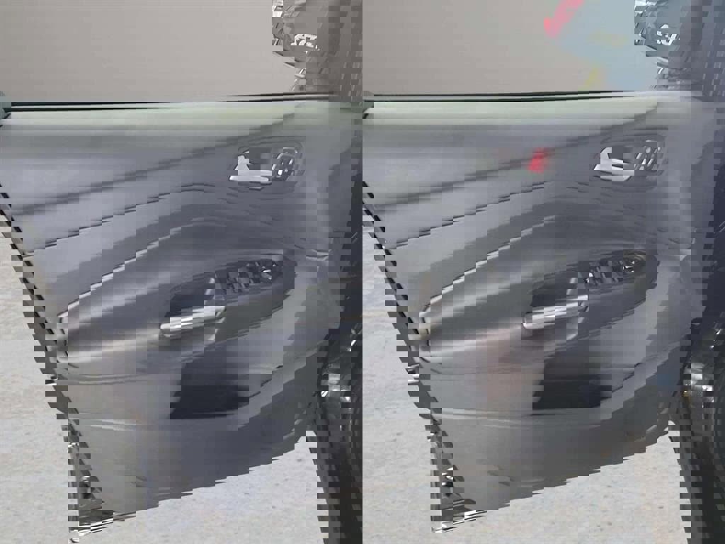 Used 2015 Ford Escape Titanium w/ Equipment Group 301A image 26