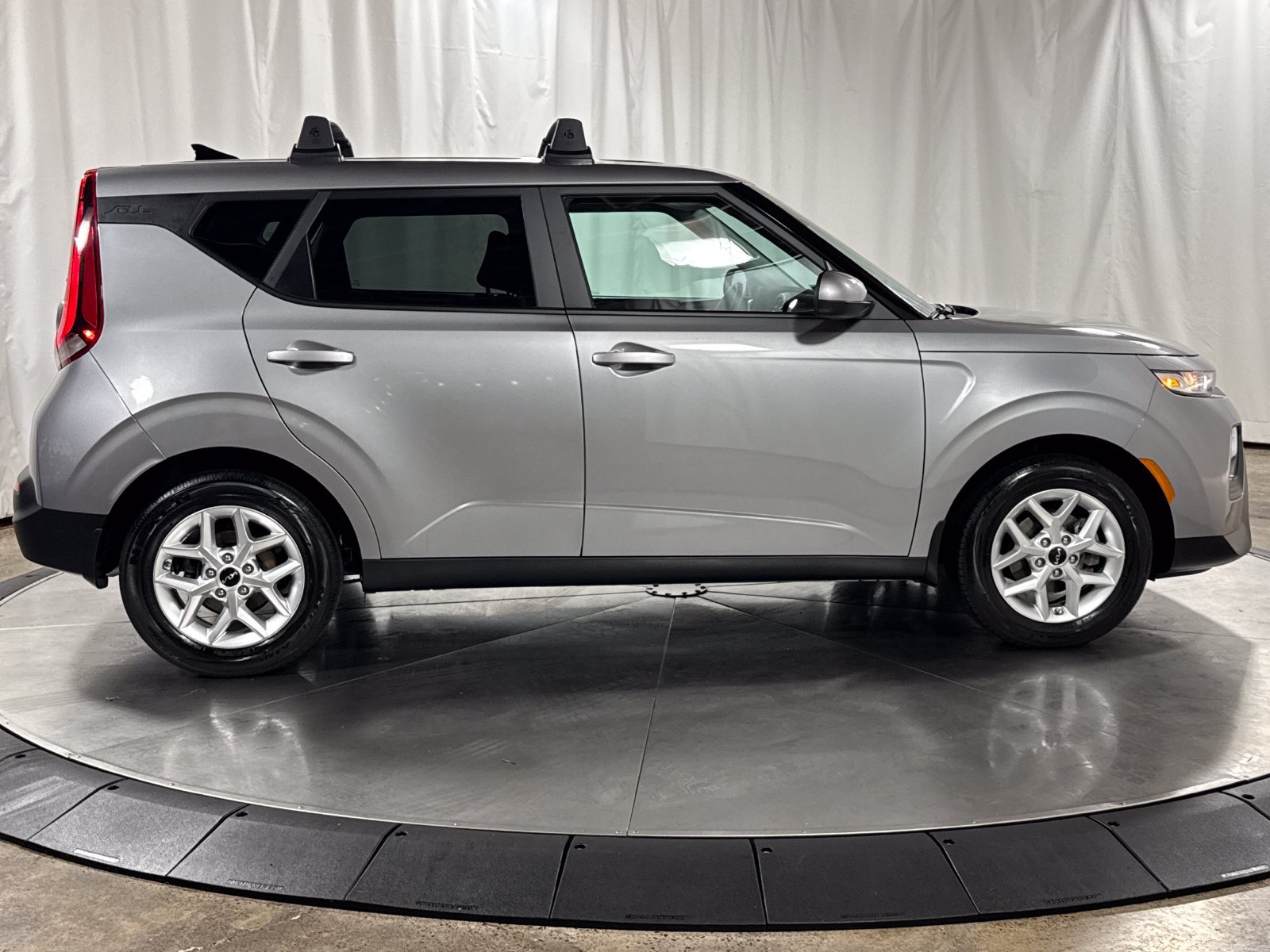 Certified 2022 Kia Soul LX w/ Technology Package FWD image 6