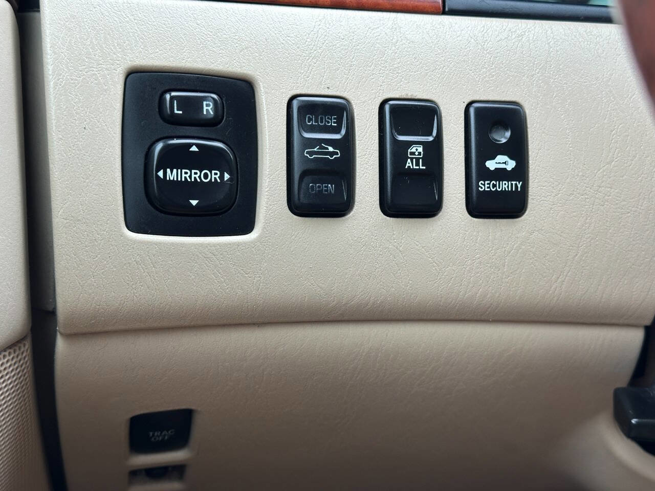 Used 2006 Toyota Solara SLE image 33