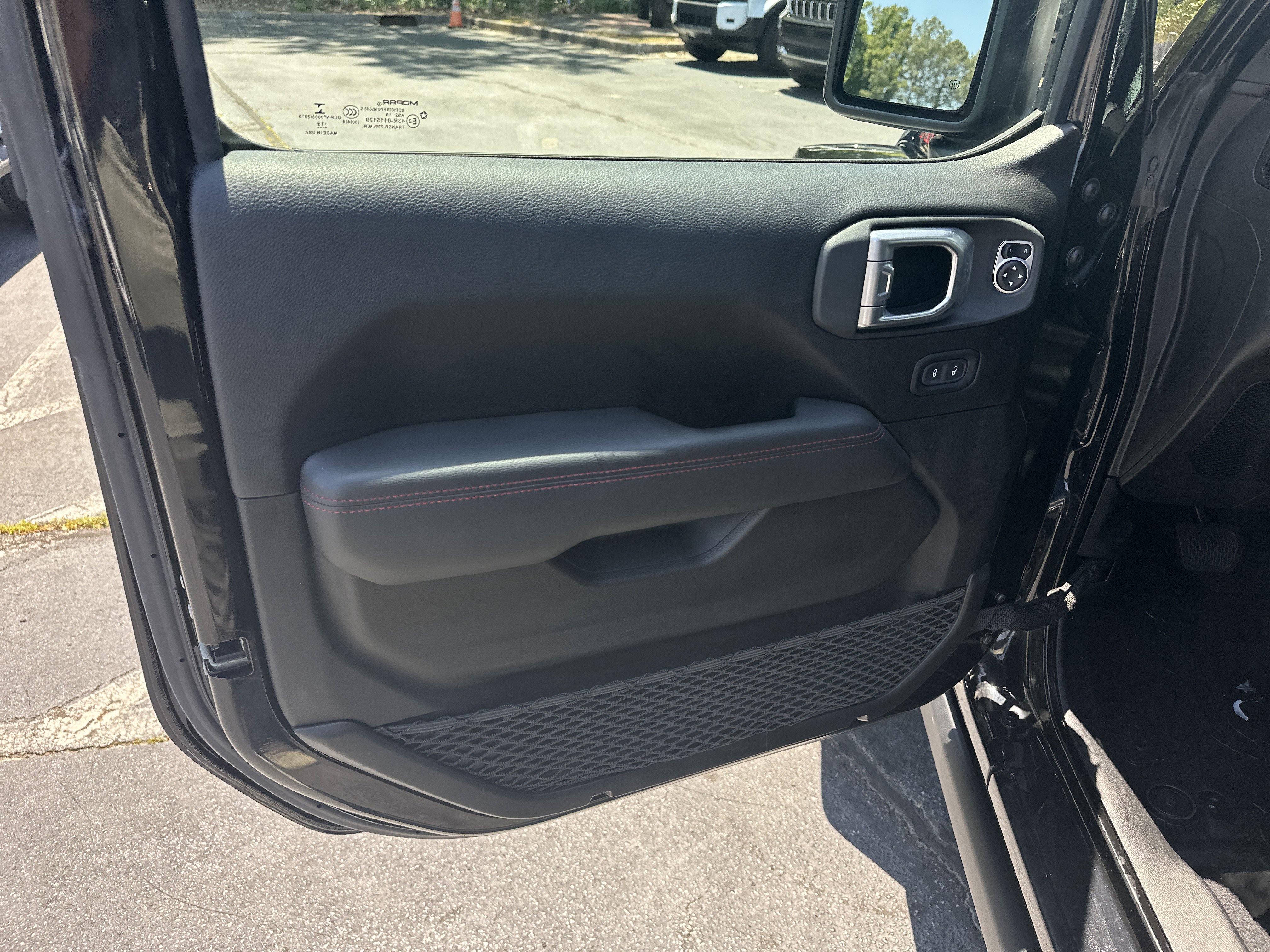 Used 2019 Jeep Wrangler Unlimited Rubicon AWD/4WD image 12