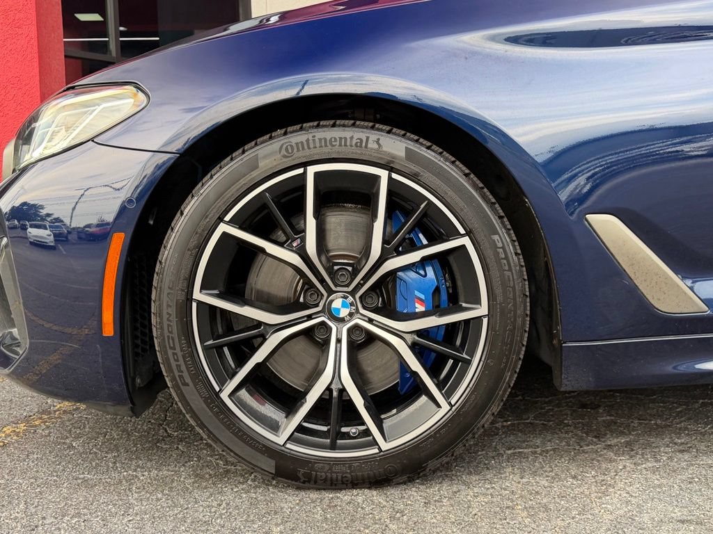 Used 2022 BMW M550i xDrive w/ Dynamic Handling Package AWD/4WD image 9