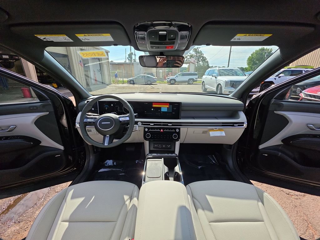 New 2025 Hyundai Tucson Limited image 17