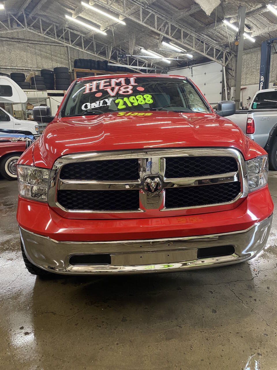 Used 2017 RAM 1500 Classic SLT AWD/4WD image 3