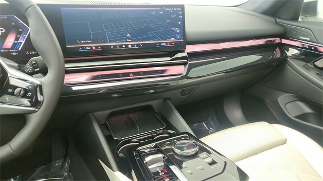 Used 2025 BMW i5 xDrive40 image 47