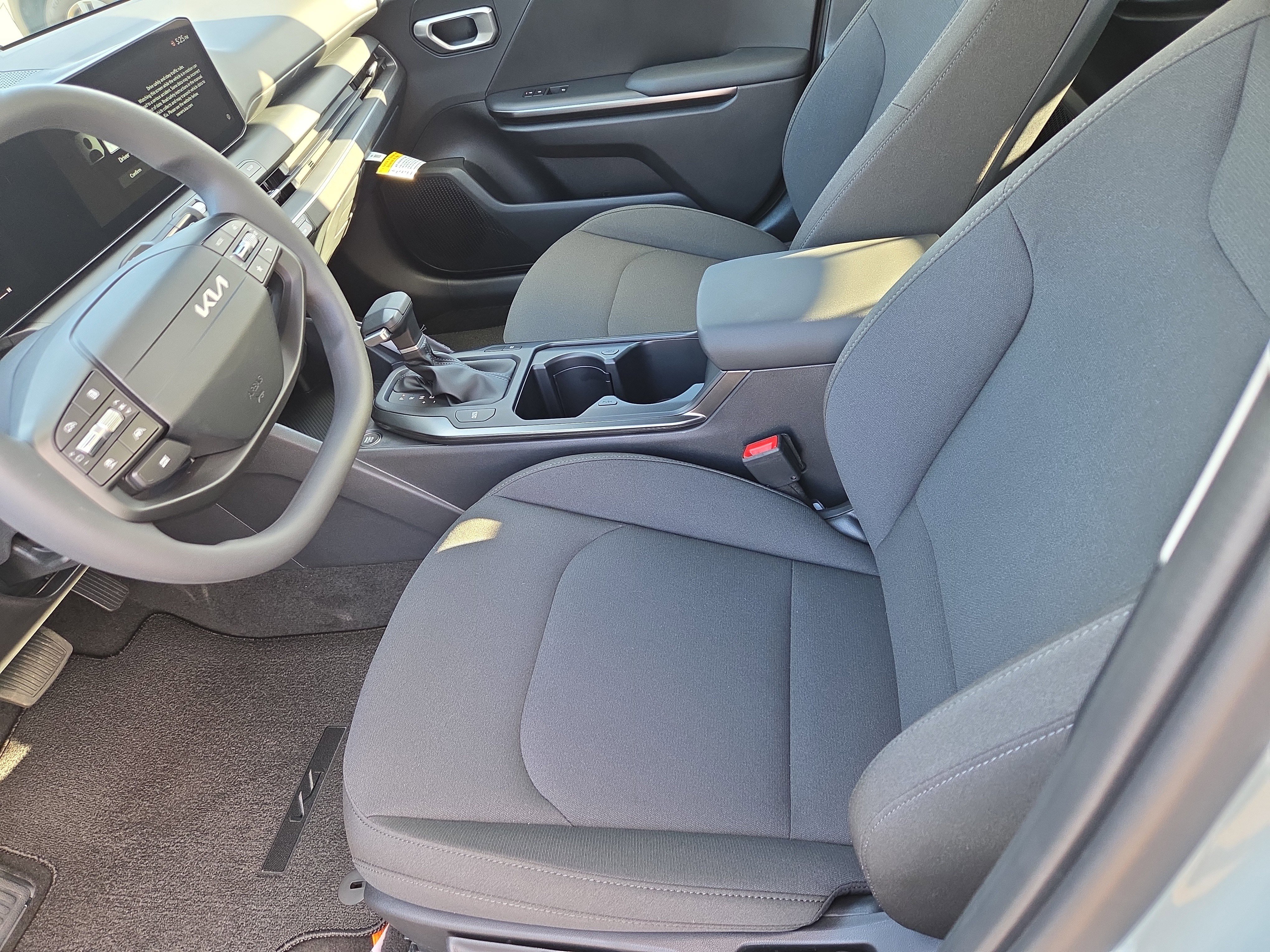 New 2026 Kia K4 LXS image 4