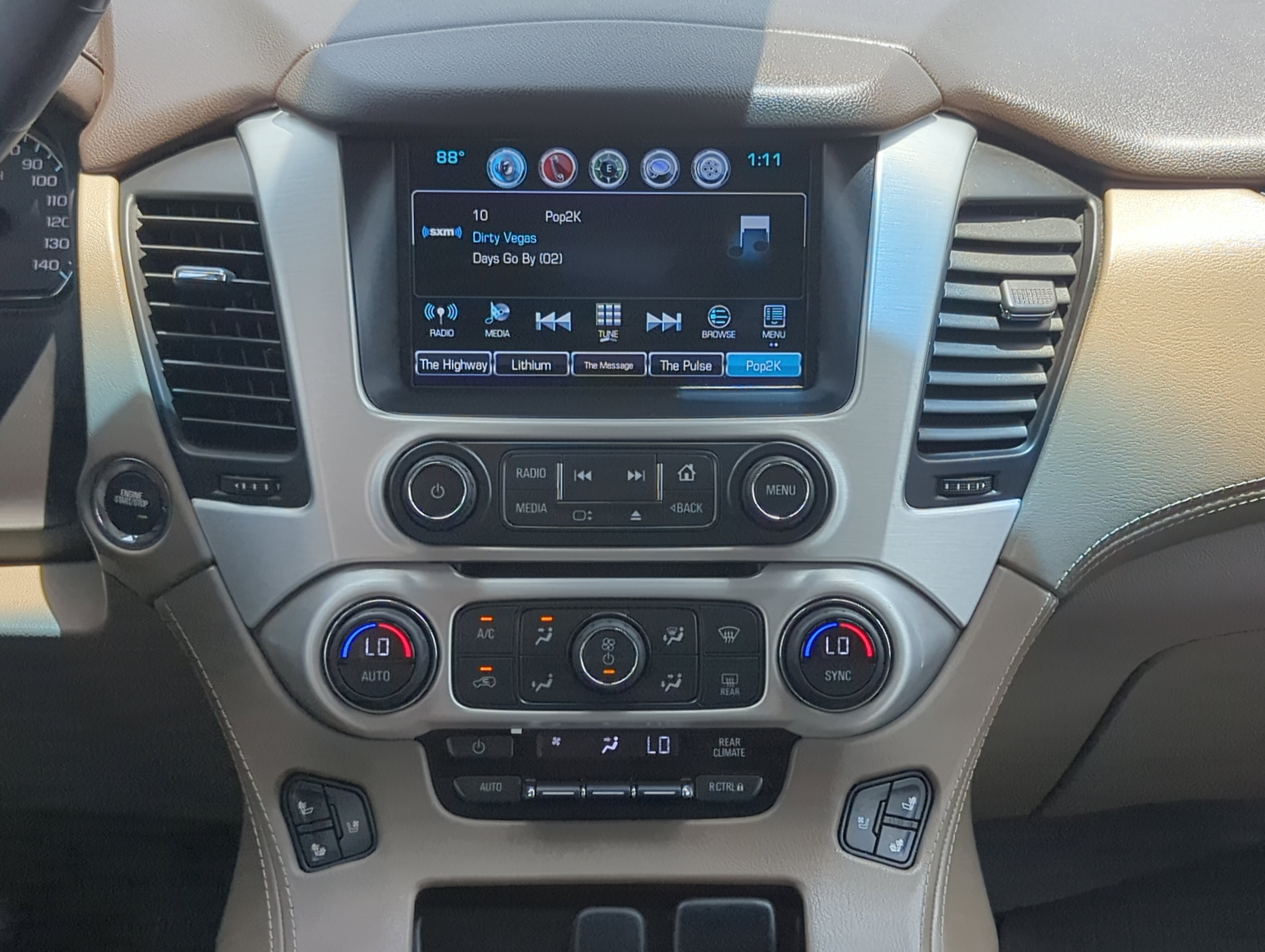 Used 2017 GMC Yukon SLT w/ Premium Edition AWD/4WD image 16