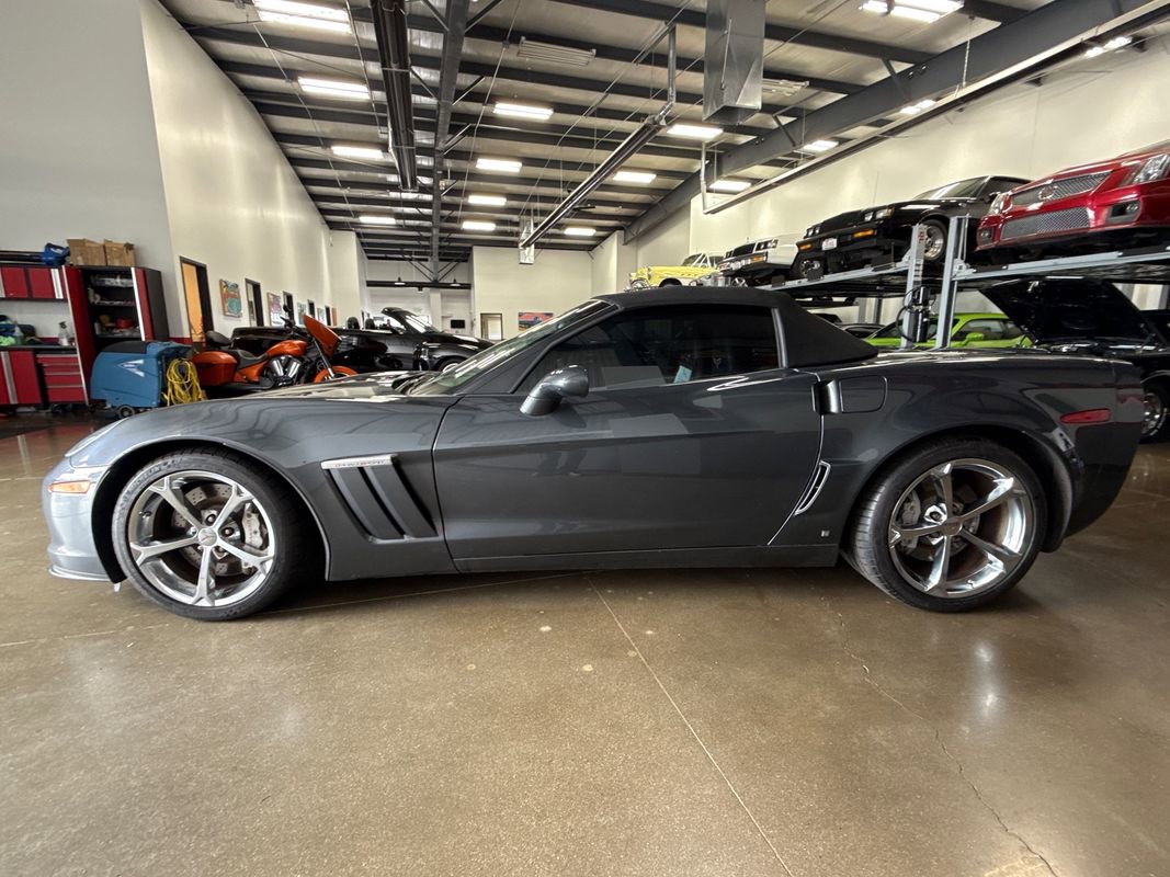 Used 2010 Chevrolet Corvette Grand Sport w/ Preferred Equipment Group image 31