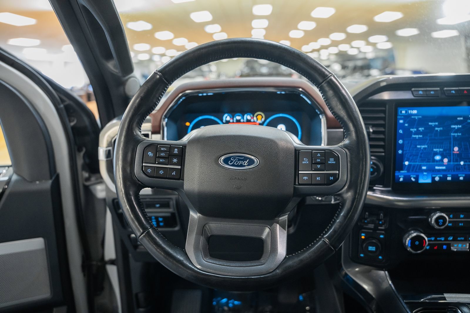 Certified 2023 Ford F150 Lariat w/ Equipment Group 502A High image 36