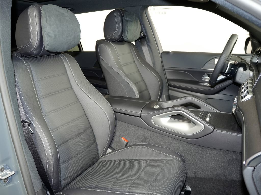 New 2026 Mercedes-Benz GLS 450 4MATIC image 13