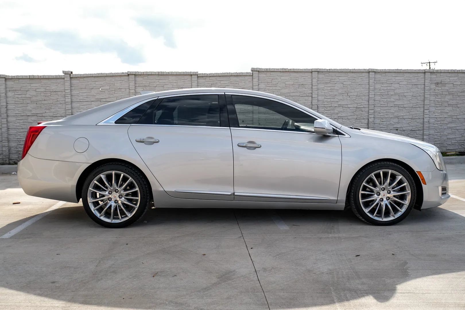 Used 2015 Cadillac XTS Platinum AWD/4WD image 5