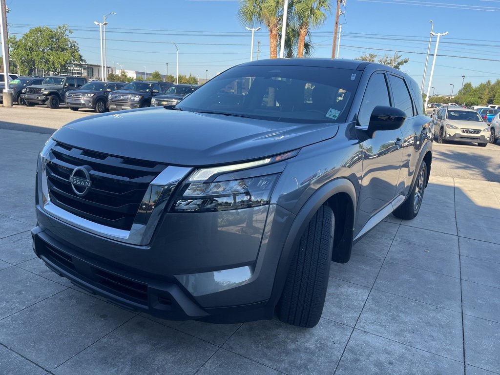 Used 2025 Nissan Pathfinder S